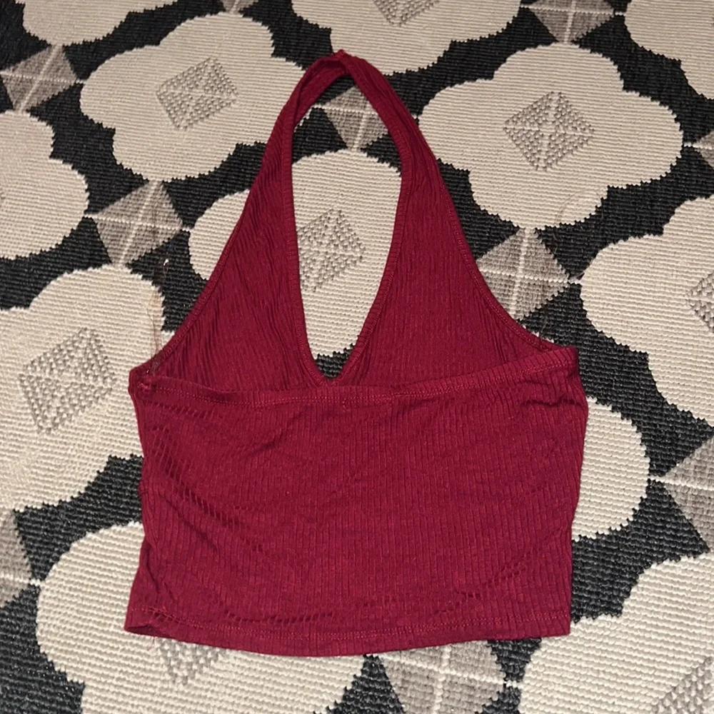 Halter crop top - Picture 2 of 5